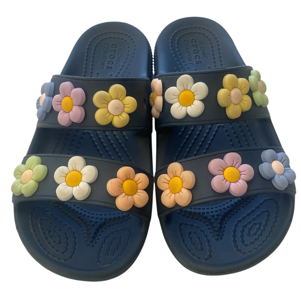 CROCS Girls Navy Classic Sandals with Flower Charms  Size: j2